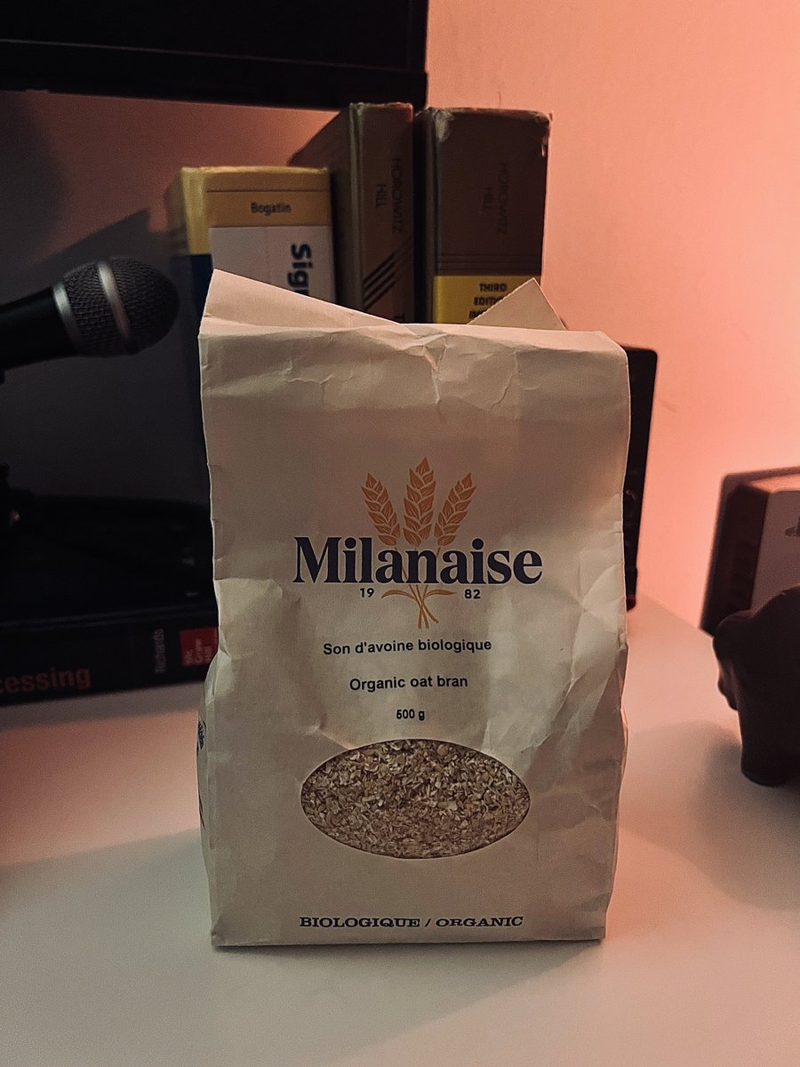 تدرون هذي الاكلة يمكن تنقذ حياتكم؟
كثير يسألوني الاصدقاء ليه انا مدمن عليها وبشرح لكم الحين

أكبر خطر يهدد حياتك هو ارتفاع الكوليسترول الضار LDL ولو مالحقت عليه وانت صغير بينما هو يتراكم بتندم لا كبرت لانه اذا ترسب بالشرايين يتصلب ومايروح بسهولة ويسبب انسداد وتصلّب وجلطات

وش