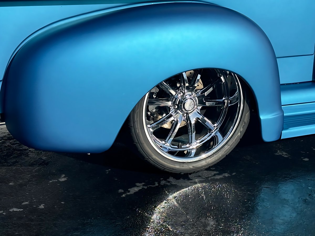 spallinsinpdx's tweet image. Great shot Jason. Back at ya with an 70 year old car with a new paint job and modern wheels...