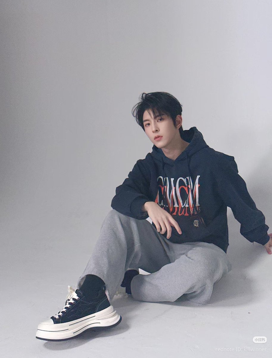 cheseecxke's tweet photo. Qiuqiu with KILLWINNER brand 😭❤️ https://t.co/lG5bpdIAE4