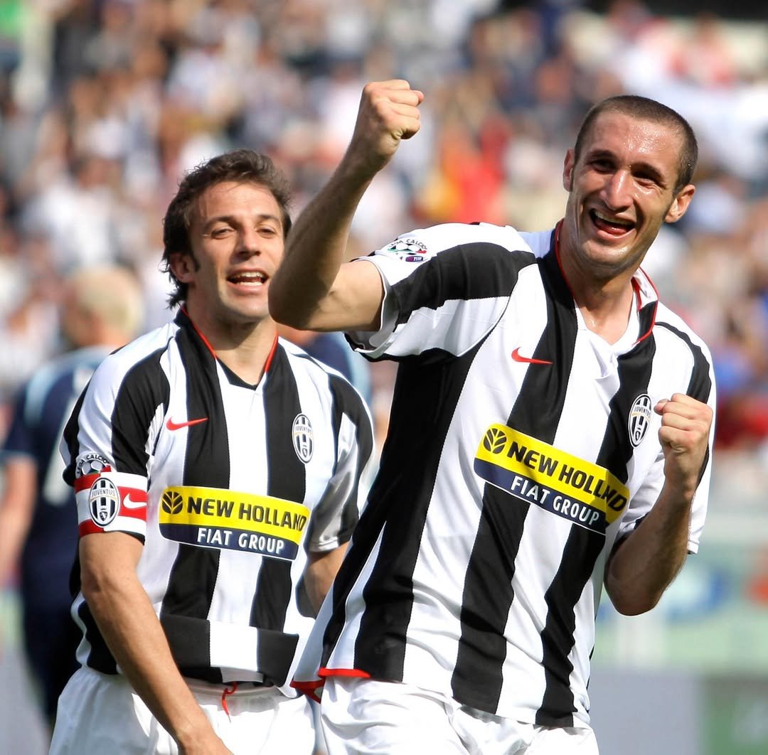 GIORGIO CHIELLINI: “One day, after we drew 0-0 with AC Milan, we were back in the locker room, and everyone was happy. That Milan team was very strong, and we were a new team.

Del Piero started kicking everything in sight. We looked at him strangely, and Buffon told us to leave