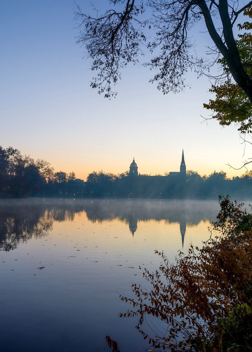 Liz Morlan Seymour from the class of 1996 reflects on how Jesus challenges us to step out in faith, away from our everyday comforts and belongings.
podcasts.apple.com/us/podcast/fai…