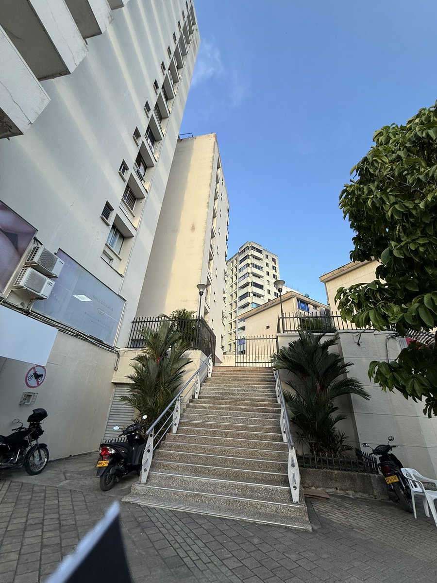 Esto representa para mí la época más bella, pero también la que marcó una historia con un antes y un después. Hoy muy nostalgia los extraño, no debí pasar por ahí. 😥🥺