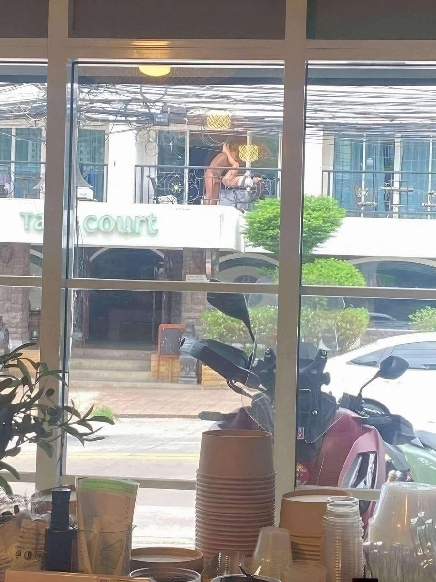 Ayer ví está moto quisiera saber quién es el dueño para comprarselo