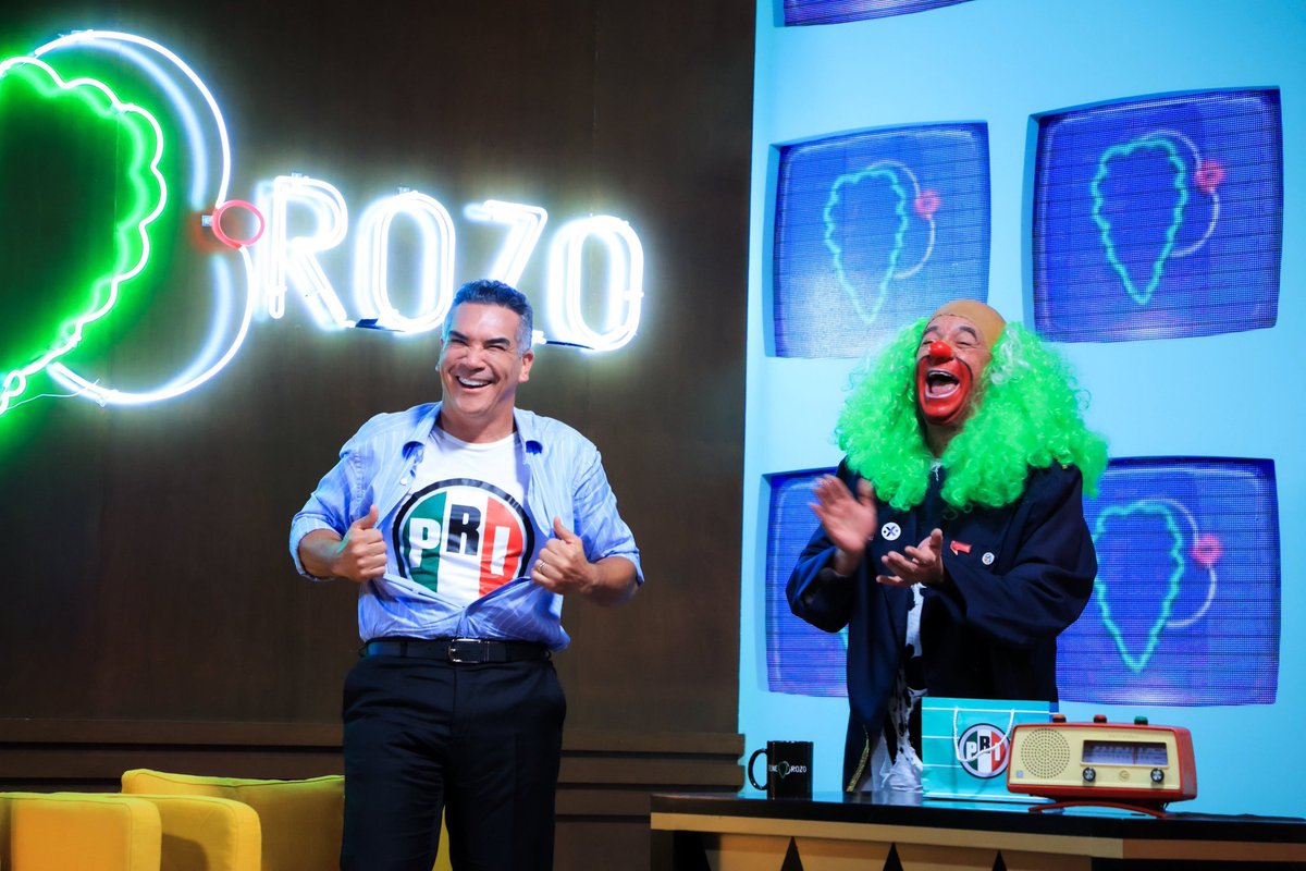 Vine a darme una vuelta a "X" el  Disneyland de la #oposicióncarroñera donde ellos creen que siempre ganan jajajaja.
Veo que siguen igual de pendejos, sin propuesta, sin proyecto y sin nada que ofrecer más que pura mierda, sigan igual hijodetuputamdre jajaja