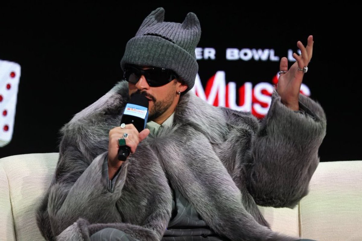 AlertaNews24's tweet image. 🇵🇷 | Bad Bunny sobre su madre: "Ella creyó en mí. Y no me refiero a mi carrera musical. Hablo de todo, sobre todo. Creyó en mí como persona, como ser humano. Creyó en mis decisiones, en mis opiniones, en mis gustos, en mis elecciones".