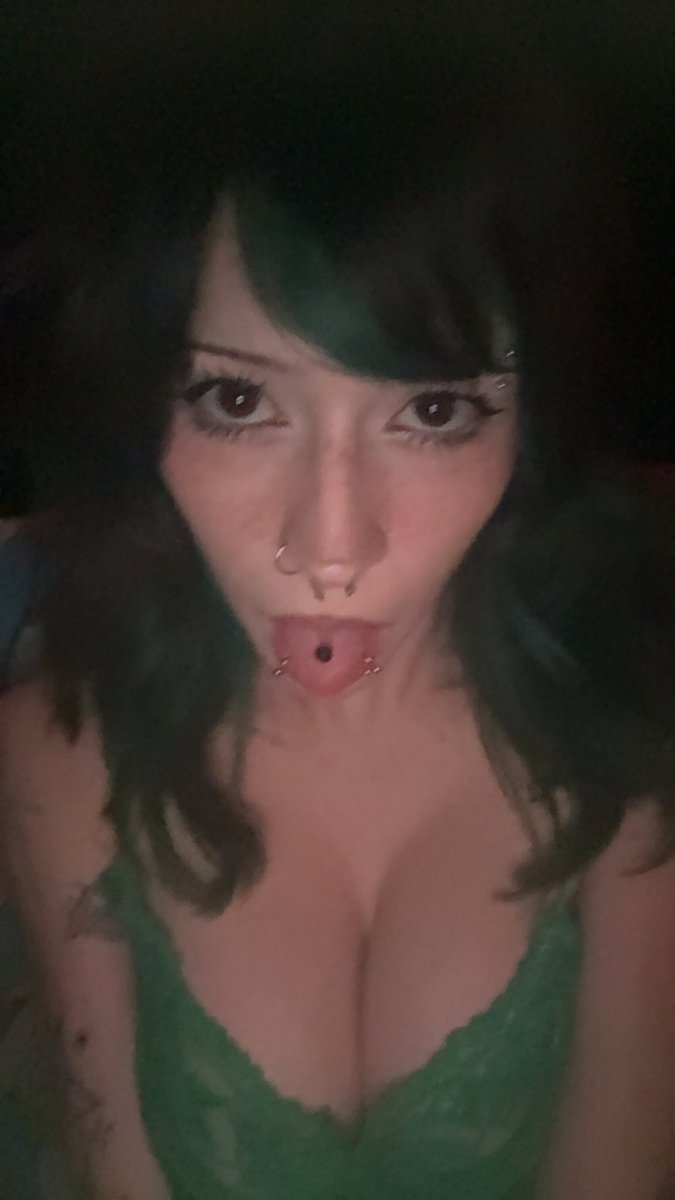 jynxbewbs's tweet photo. Sorry I’ve been gone on here ! I never know what to post https://t.co/fYXTmrxTv2