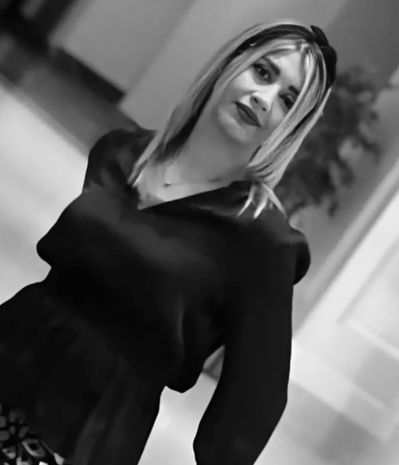 Mahsa Dezfoulian
39 years old 
Killed by security forces
( January 9, 2026)
📍Kermanshah, Iran

#IranMassacre‌ 
#KingRezaPahlavi