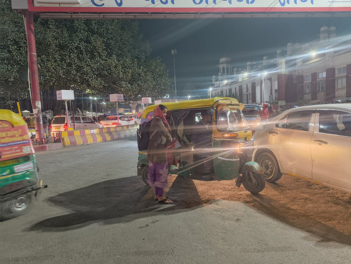 pawan_435's tweet photo. How are passengers supposed to enter the station?This is the scene at 5:00 AM, and it happens every day. At Lucknow Junction, Platform No. 9, autos and TOTO have completely taken over the entry area, leaving passengers with no space to walk.
@RailMinIndia @DRMLKO @RailwaySeva https://t.co/0kmITzUkkv