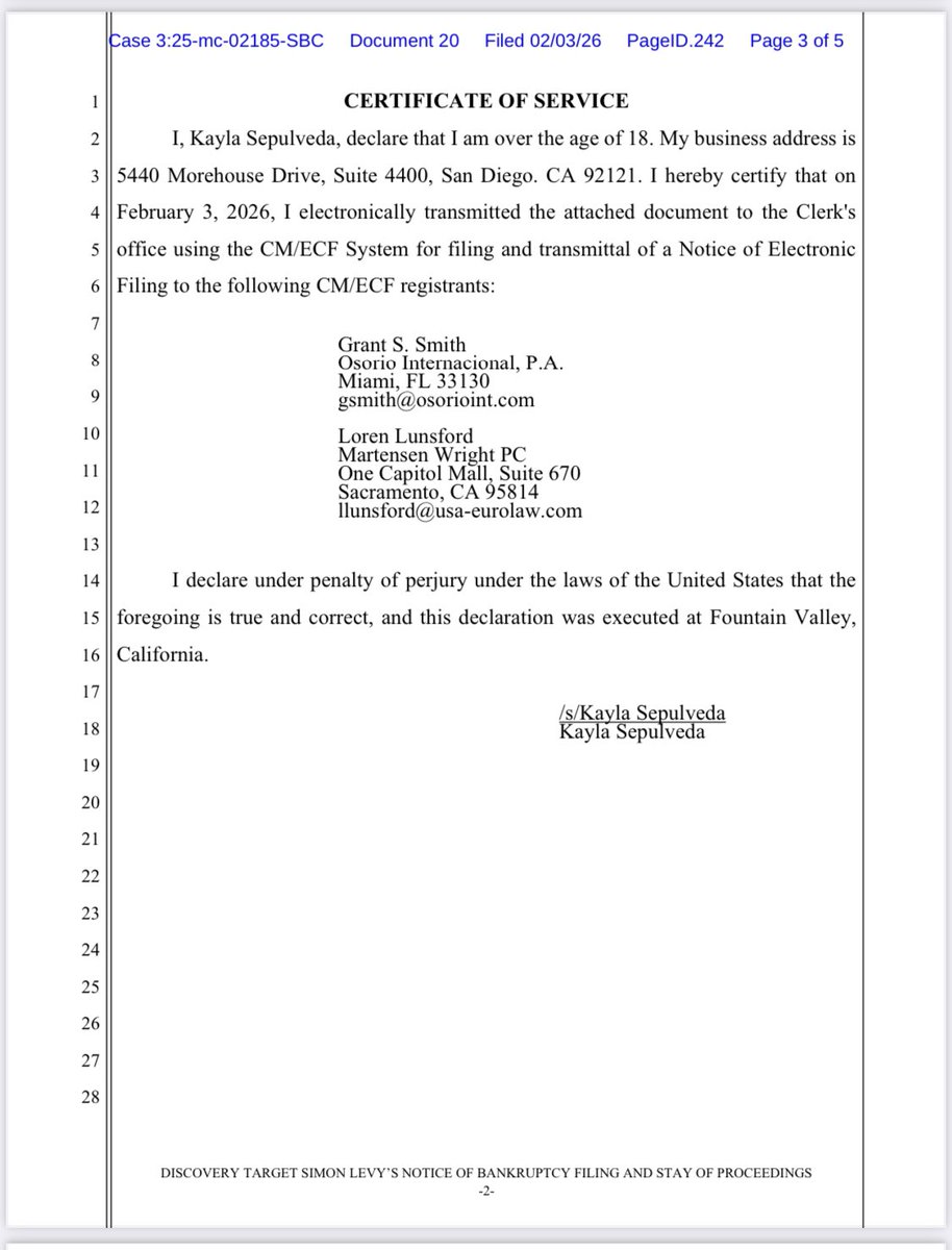 #ULTIMAHORA el mitómano <a href="/SimonLevyMx/">Simón Levy</a> se declara en bancarrota en USA para no pagar sus deudas con la justicia mexicana y estadounidense. Ahora sabemos que además de mitómano es estafador. Según estos documentos que he obtenido en exclusiva, Levy vive en el 3940 Gresham St. #211