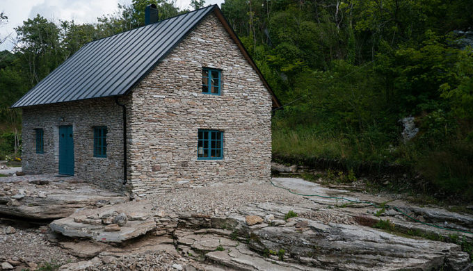 bandy1803's tweet photo. Whenever I pass through Texas I admire the buildings made from the local limestone. https://t.co/c8kK9DXqmk