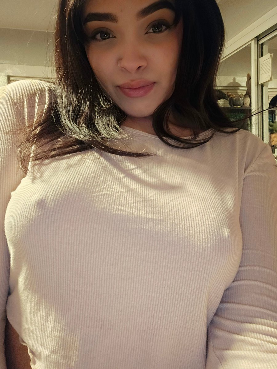 ashley 🎀 tweet media