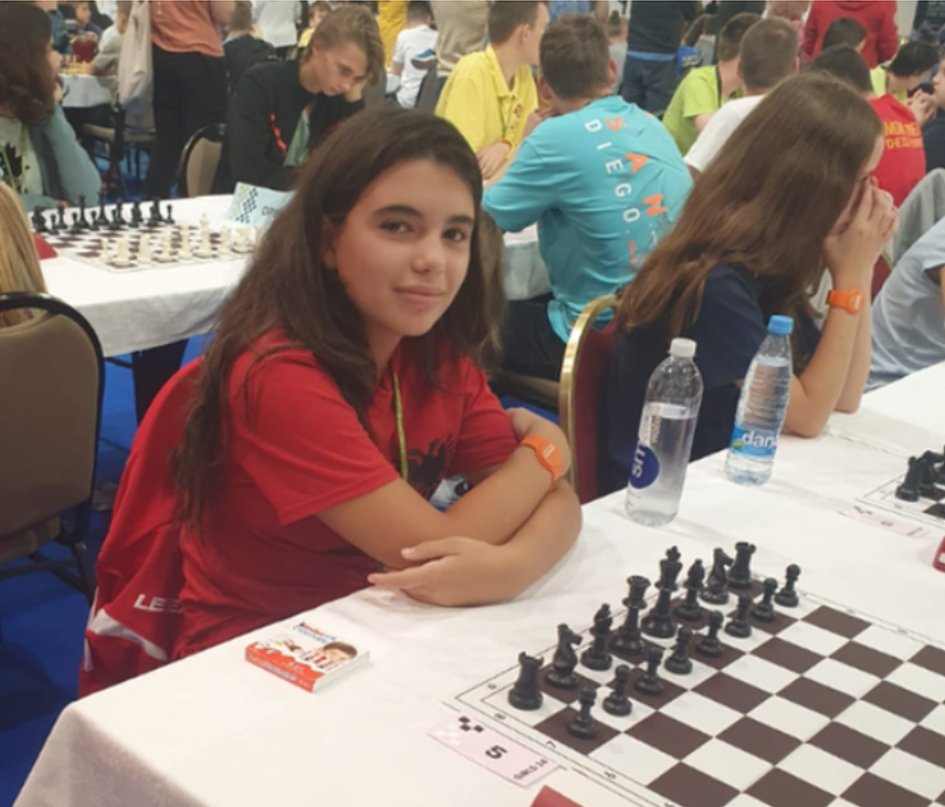Albanian chess player Kler Çaku has been crowned European Champion in the Rapid Championship held in Slovenia. At just 13 years old, she has secured a European title for Albania 🇦🇱♟️🏆