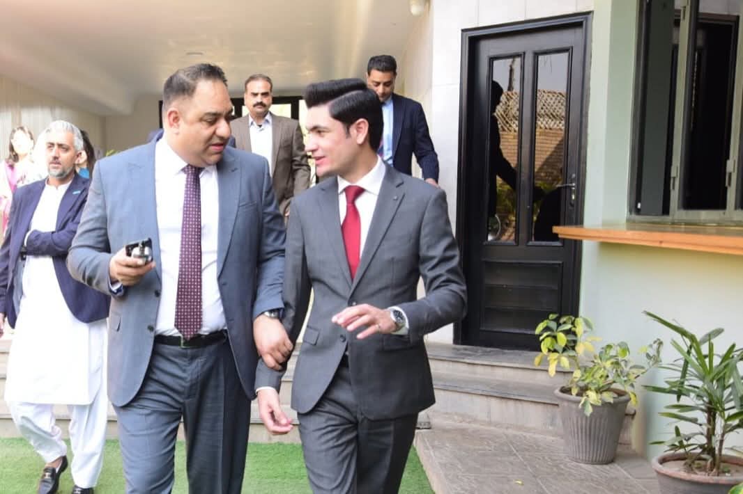 YouthCouncilPK's tweet photo. Arrival of Member of the British Parliament 🇬🇧 at the International Parliamentary &amp; Diplomatic Reception.

#THEYOUTHCOUNCIL #YouthCouncilPK #InternationalParliamentaryReception #DiplomaticReception #BritishParliament https://t.co/deyZ9kvUsE