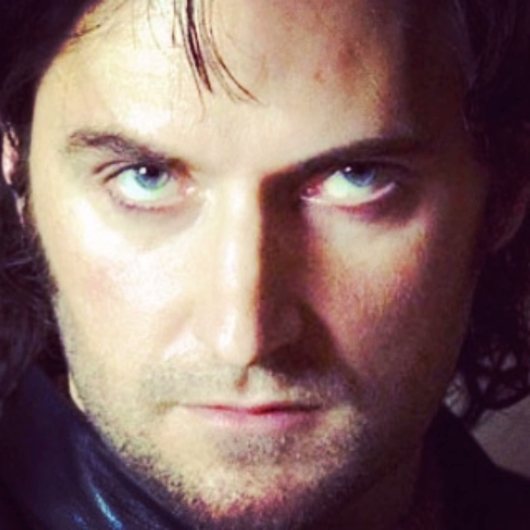 gonzobyrne's tweet photo. #guyday #sirguyofgisborne #dailyarmitage #richardarmitage https://t.co/DAZTmpioWr