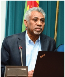 shabait's tweet photo. ሚኒስትሪ ዜና፡ ዓመታዊ ገምጋም ስራሕ ኣካዪዱ

ሚኒስትሪ ዜና፡ ዓመታዊ ገምጋም ንጥፈታት ስራሕ 2025 ብምክያድ፡ ኣብ ውጥን ስራሕ 2026 ዝዘተየ ኣኼባ፡ ትማሊ 5 ለካቲት ኣብ ኣዳራሽ ሃገር- ሚድያ ኣካዪዱ።

ሚኒስተር ዜና ኣቶ የማነ ገብረመስቀል፡ ኣብ 2025 ዝተሰላሰለ መደባት፡ ዝነበሩ ብድሆታትን ድኻማትን፡ ከምኡ’ውን ውጥን ስራሕ 2026 ዘጠቓልል፣ ብኣሃዛት ዝተሰነየ ዝርዝራዊ ጸብጻብ ኣቕሪቡ።
ኣብ’ቲ መቐጸልታን መዛዘምን ናይ’ቲ ኣብ ዝሓለፈ ወርሒ ጥሪ ብደረጃ ክፍልታትን ጨናፍርን ማለት ክፍሊ ቴለቪዥን፡ ክፍሊ ሬድዮ፡ ክፍሊ ምህንድስና፡ ክፍሊ ጋዜጣ፡ ክፍሊ ኣገልግሎት ወጻኢ፡ ጨንፈር ኣገልግሎት ዜና፡ ጨንፈር ቴክኖሎጂ ሓበሬታን ጨንፈር ምምሕዳርን ፋይናንስን ዝተኻየደ ገምጋማት ዝዀነ ኣኼባ፡ ሚኒስተር የማነ፡ 90 ሚእታዊት ናይ ዝነበረ ውጥን ከምእተተግበረ ብምግላጽ፡ ሸፈነ ዘቤታዊ ጉዳያት፣ ኵነታት ዞባናን ዓለምን፣ ንጥፈታት ማሕበራዊ መራኸቢታት፣ ሸፈነ ሃገራውያንን ሃይማኖታውያንን በዓላት፣ ፈስቲቫላት ውሽጢ ሃገርን ወጻእን፣ መደባት ህዝባዊ መኸተ፣ ምቕያር መሳርሒታት ቀዋምን ተንቀሳቓስን ስቱድዮታት ካብ ‘ኤስ-ዲ’ ማለት ካብ ማእከላይ ንጻረ ናብ ‘ኤች- ዲ’ ማለት ልዑል ንጻረ፣ ወቕታዊ ክለሳ መቈጻጸሪ ኣፍራይነት ኣባላትን መደባትን፣ ከምኡ’ውን ምድጅታል ሰነዳት ካብ’ቲ ዝተሰላሰለ መደባት ምዃኑ ኣነጺሩ።
ዝተወጠኑ ስልጠናታት ብምልኣት ዘይምትግባሮም፣ ፈነወ ምሉእ ብምሉእ ናብ ‘ኤች-ዲ’ ዘይምስግጋሩ፣ ወቕታውን ገምጋማውን ዜናዊ ሸፈነ ዘይምክያዱ፣ ዋሕዲ ዓቕሚ-ሰብ ኣብተን ብሃገራዊ ቋንቋታትና ዝፍነዋ መደባት ምህላዉ፣ ከምኡ’ውን ጂኦግራፍያዊ ድሩትነት ዝርግሐ መስመራት ሬድዮ ‘ኤፍ-ኤም’፡ ካብ’ቶም ቀንዲ ብድሆታትን ድኻማትን ምዃኖም ድማ ኣብሪሁ።

ንውጥን ስራሕ 2026 ብዝምልከት፡ ሚኒስተር የማነ፡ ቀዳማይ ክፋል ናይ’ቲ ካብ 2026 ክሳብ2030 ዝዝርጋሕ ስትራተጅያዊ ውጥን 5 ዓመት ምዃኑ ብምግላጽ፡ ትሕዝቶ ብዓይነትን ብዝሕን ምብርካት፣ ብዓመታዊ ውጥን ዝምራሕ ወፍርታት ምክያድ፣ ምሕያል ፈነወታት ኣብ ማሕበራዊ መራኸቢታት፣ ምክያድ ወቕታዊ ዳግመ-ክለሳ መደባት፣ ምጅማር ቀዳማይ ገጽ ምስፋሕ ፈነወ ‘ኤፍ-ኤም’ ኣብ ከተማታት መንደፈራ፡ ደቀምሓረ፡ ዓዲ-ቀይሕን ሰንዓፈን፣ ከምኡ’ውን ታሪኽ ኤርትራ ንምዝንባዕ ዝካየድ ዘሎ ጽዑቕ ዘመተታት ግቡእ መልሲ ዝህብ ስሩዕ ሰነዳዊ መደባት ብዛዕባ ግፍዕታት ጸላእቲ ኣብ ልዕሊ ህዝቢ ኤርትራ ኣብ ኩለን ማዕከናት ዜና ምድላውን ምዝርጋሕን ከምዘጠቓልል ኣብሪሁ።

ተሳተፍቲ፡ ንማእከላይ ቤት-ጽሕፈትን ዞባታትን ንምርኻብ ዝተዋደደ መርበብ ክሕይል፣ ከምኡ’ውን ንዕማማት ዜና ዘገድሱ ወሰንቲ መሳለጥያታት ከከም ቀዳምነታቶም ክቕረቡ ዝብል፡ ንትግባረ ናይ’ቲ ውጥን ዝሕግዝ ርእይቶታት ኣቕሪቦም።
#Eritrea