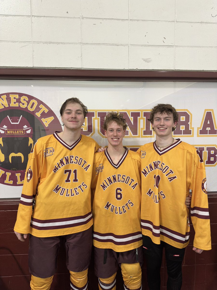 Your 3 stars from tonight’s game! 
•
•
⭐️ #6 Finley Neumann
⭐️⭐️ #10 Cam Murphy 
⭐️⭐️⭐️ #71 Jackson Wotruba