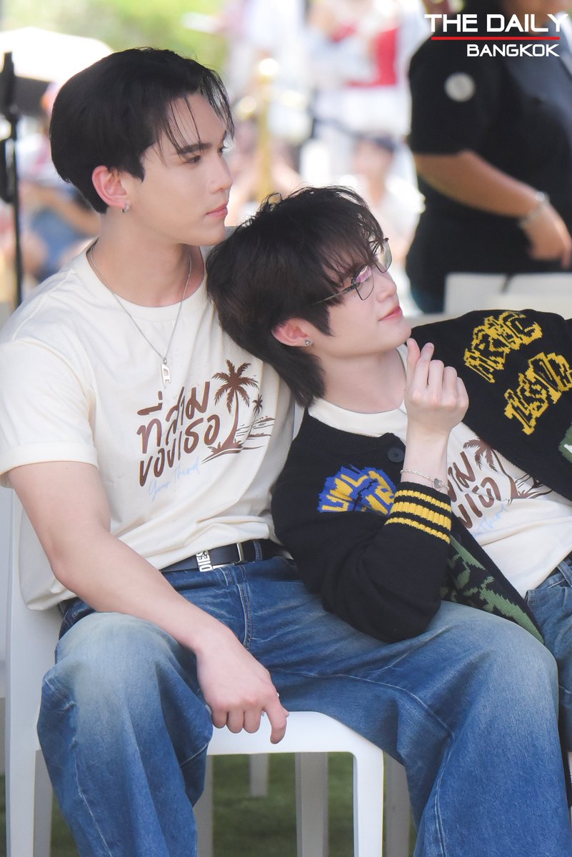 แดดมันร้อนก็เลยจะน้วย ๆ หน่อย " แม้ก-ณฐ " ในพิธีบวงสรวงซีรีส์ "ที่สามของเธอ Your Third Series"

Your Third Worship
#บวงสรวงที่สามของเธอ
#mmaxmax #natasitt #MaxNat  
#YourThirdSeries #ที่สามของเธอSeries