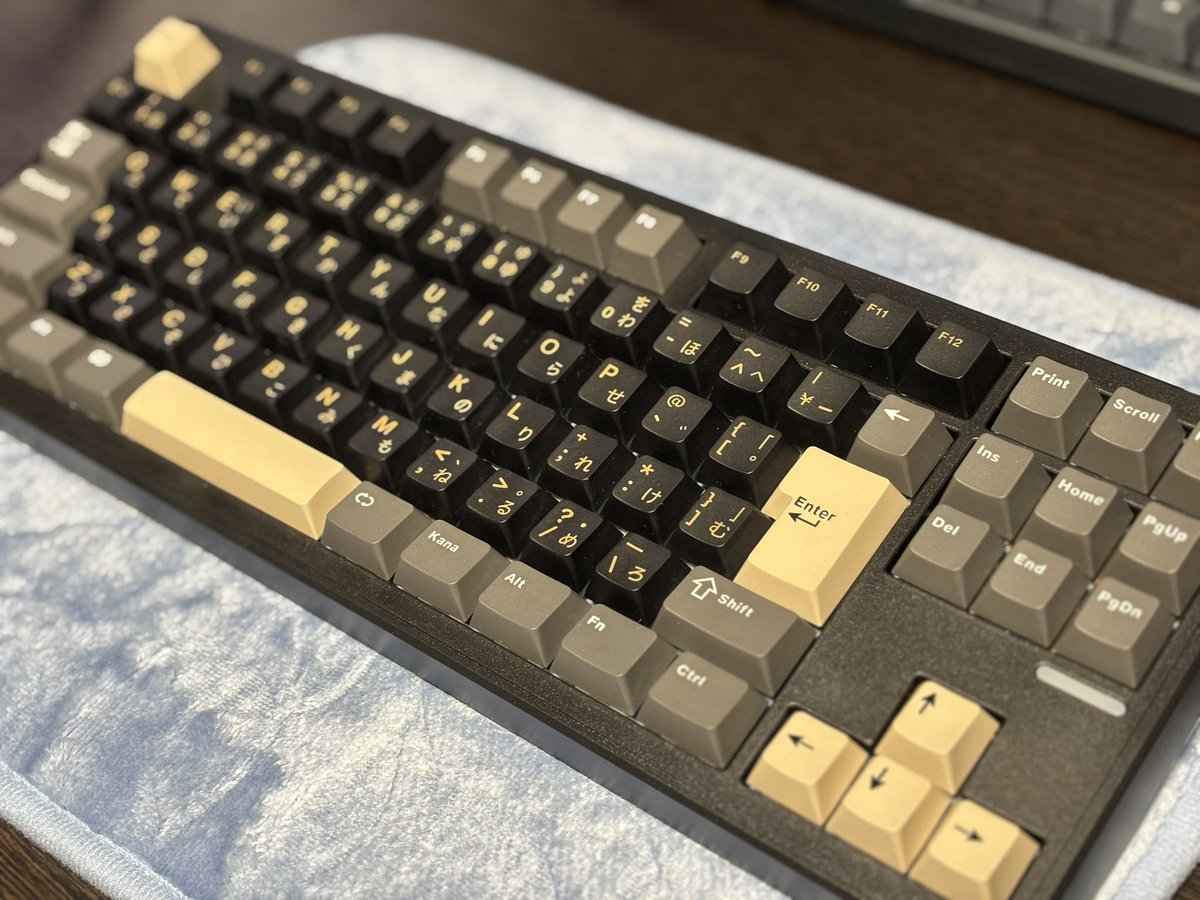 kohzy99's tweet photo. 久々に新しいキーボード買った！
SmackApe IMPACT 80 JIS Ultra
初めての「コトコト系」めちゃめちゃいいなコレ！最高！ https://t.co/IKExf1tFZM