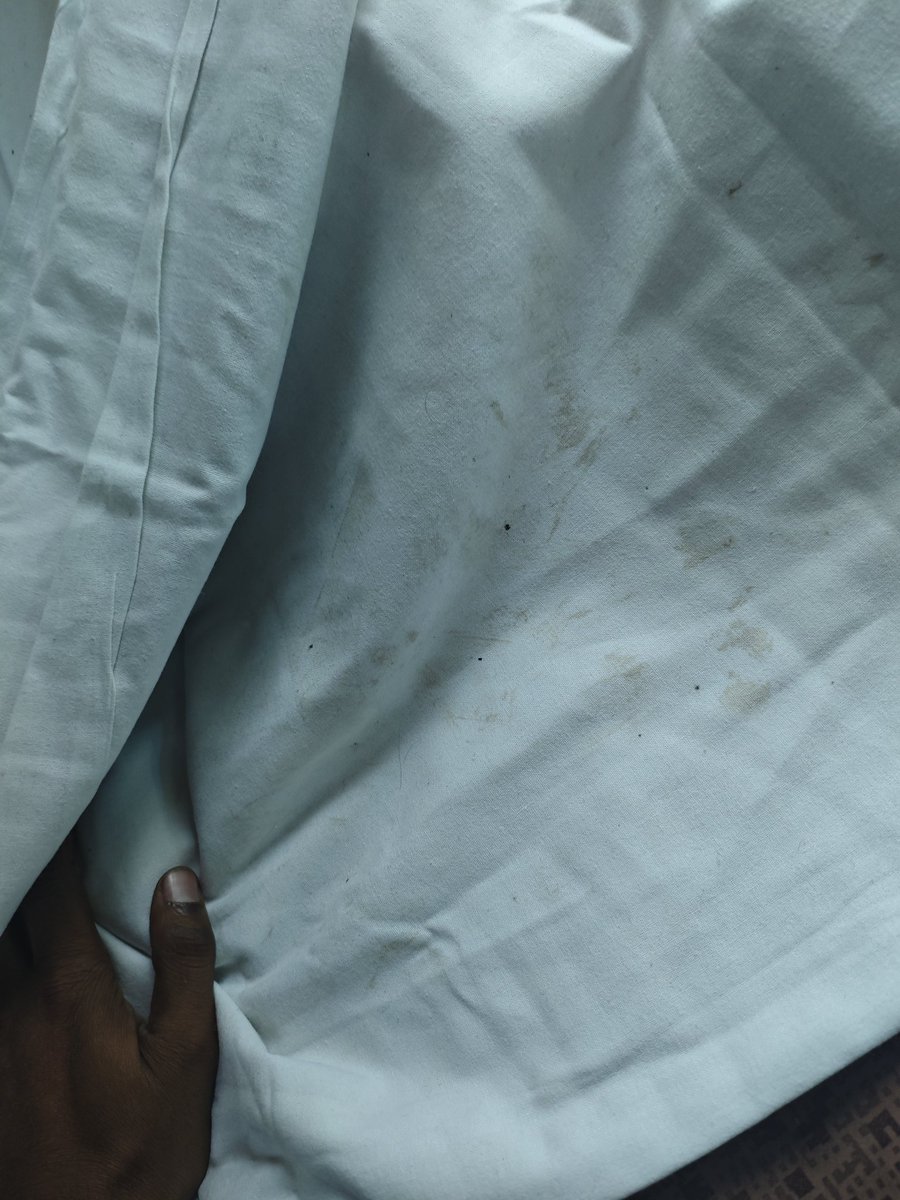 Rocksipundash's tweet photo. @IRCTCofficial @RailMinIndia @Central_Railway Train number 12503/AGTL HUMSAFAR. I have a used pillow and bedsheet in this train. Please get me a clean one. My mobile number is 9798810906. PNR 4432854300. Seat number B9 36. https://t.co/AUvN5orXgQ