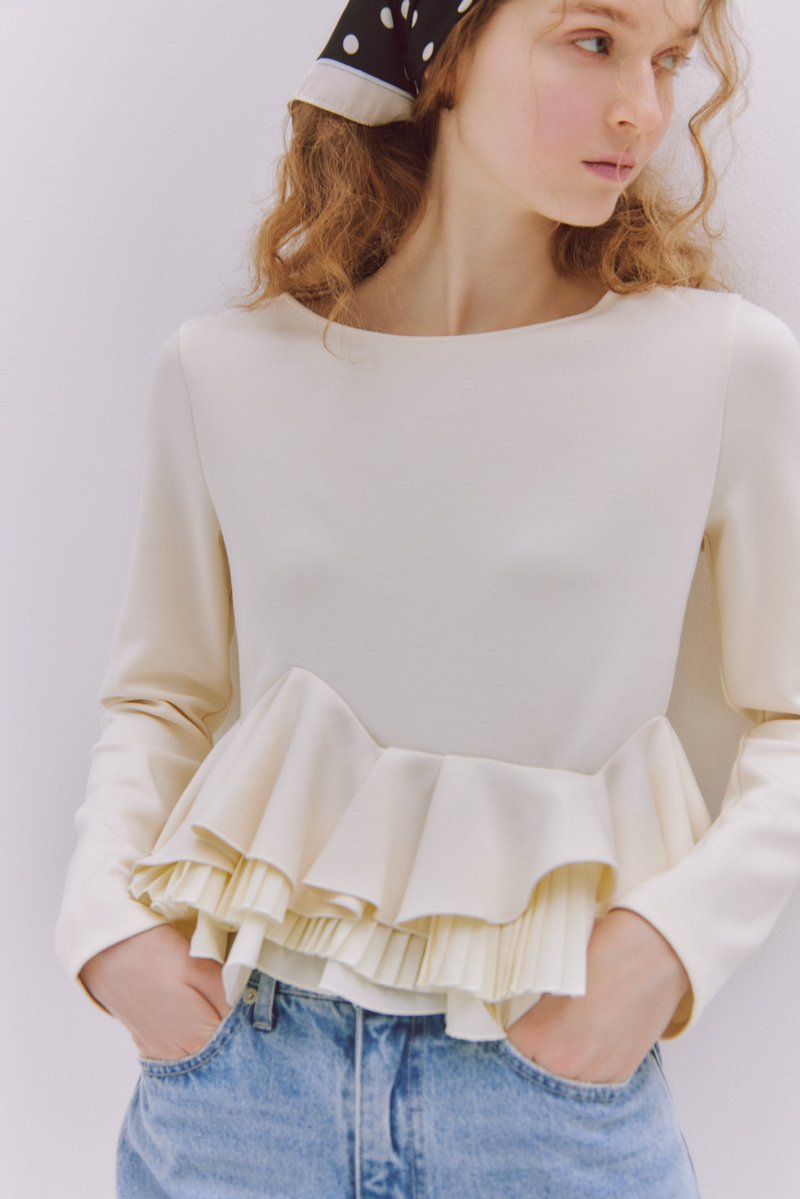 春まで長く着られ、お手入れもらくちんな映えトップス「ランダムフリル