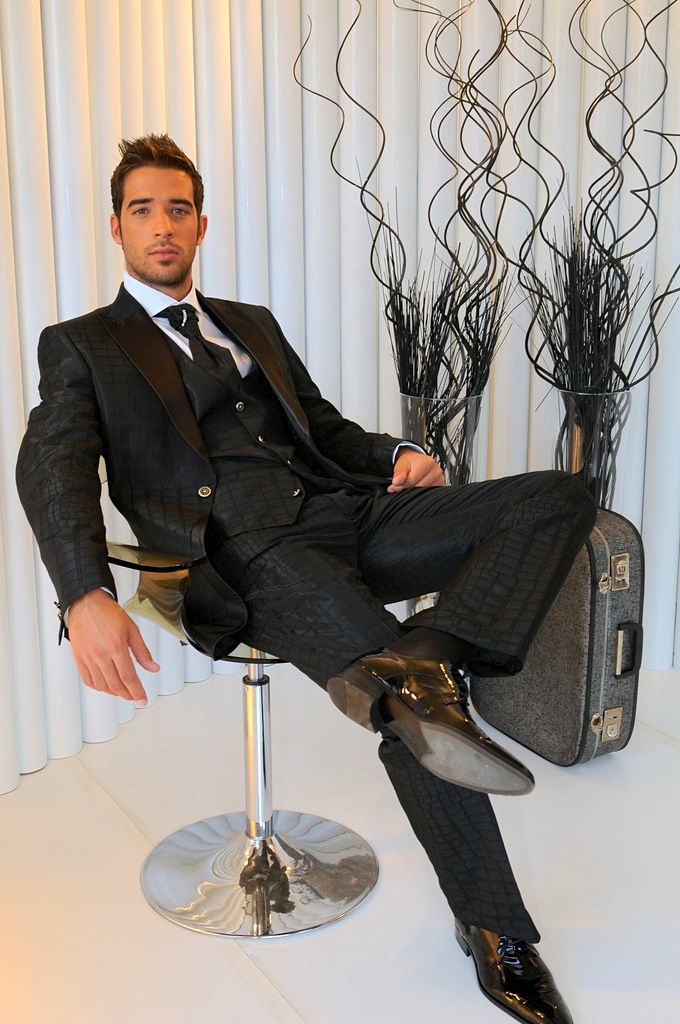 bottari_asset's tweet photo. 📌앉아있는 쓰리피스 수트 남성 참고자료 - 드로잉 레퍼런스
    Seated Man in a Three-Piece Suit - Drawing Reference 
    三つ揃えスーツを着た座りポーズの男性・ドローイングリフ���レンス https://t.co/1s8L3u5Q84
