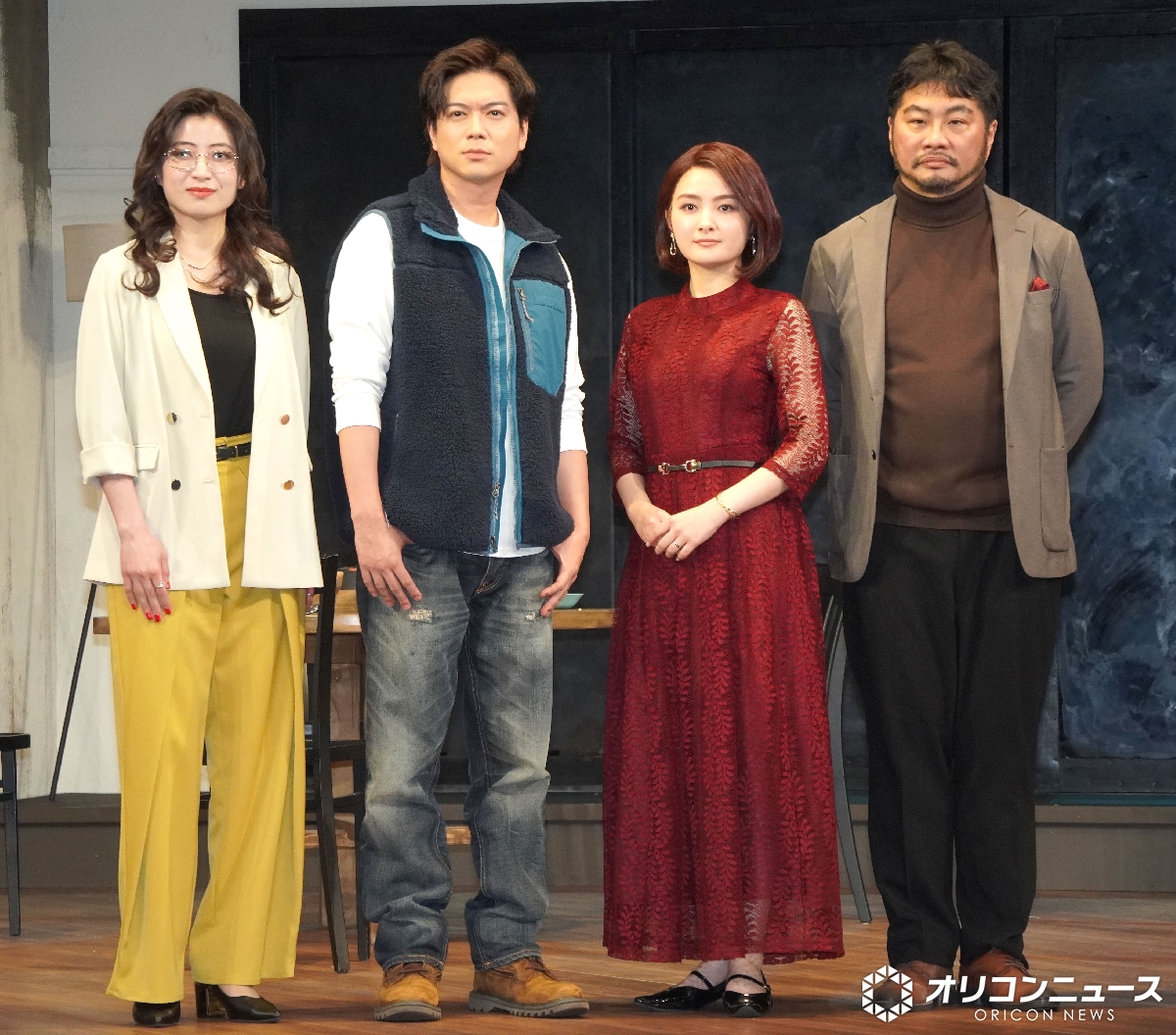 oricon's tweet photo. 加藤シゲアキ、内容を言うと呪われる⁉️
異例の“ネタバレ厳禁”会見
「知らなければ知らないほど面白い」

キャスト陣もネタバレに厳重警戒🚨
南沢奈央「思わず言っちゃいそう」
松尾諭「妻にも言えない」
https://t.co/LlmxPWgRFr

舞台『2時22分ゴーストストーリー』
フォトコール･囲み取材 https://t.co/M0H9PEztEH