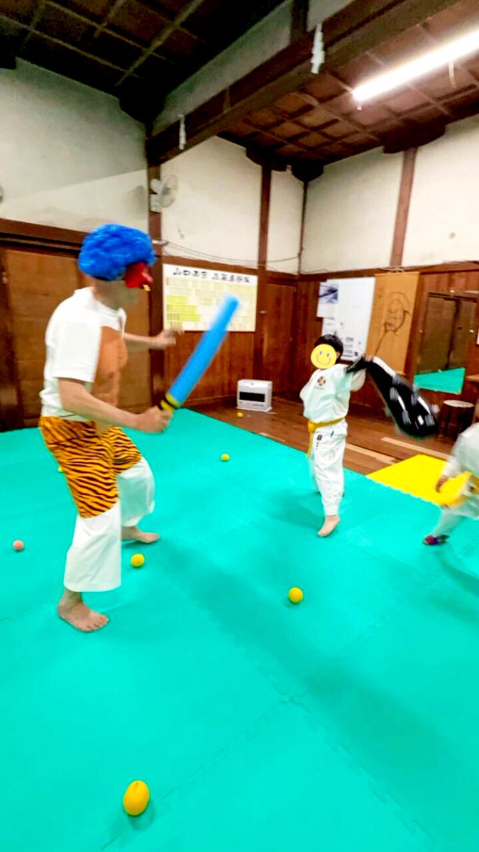 息子が通っている道場の節分祭での一コマ
ふだん鍛えてもらっている成果か、鬼の棍棒を奪って大暴れ 笑
これで一年の邪気は払えたかな？
（滝）