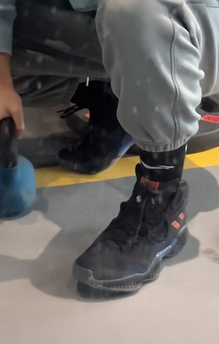 BJ-Sking tweet media