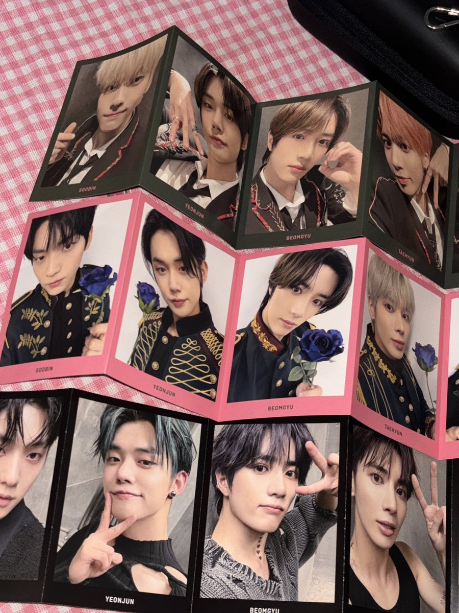 chukidayowanwan's tweet photo. とぅばグッズ整理してたら謎のジャバラ時代の特典出てきてしぬしKROSSのバカうるせえパチパチもでてきてしぬ https://t.co/EAhUEaUarb