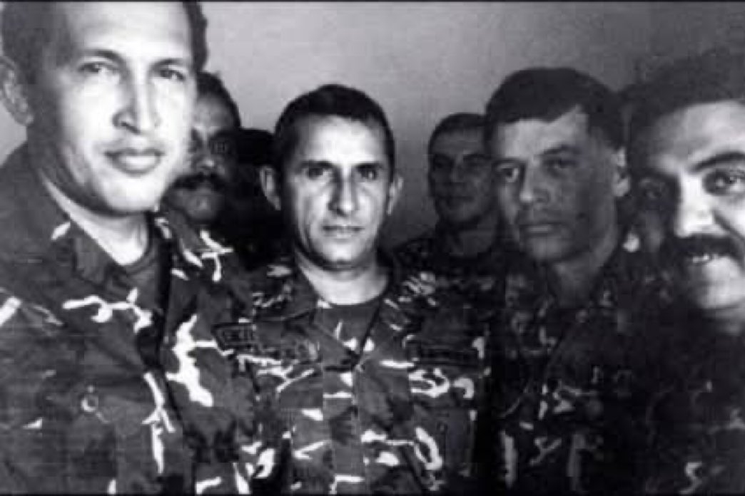 Aquí nace la tragedia de muchos países. Esta banda delictiva llegó al poder y se mantuvo allí por un cuarto de siglo. 

Asesinaron, torturaron, exiliaron y arruinaron a países completos. 

Financiaron el terrorismo mundial y convirtieron al ejército en el DHL de la droga mundial.