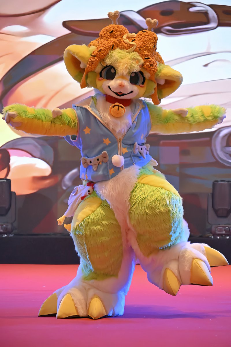 *俺来也～～!!ʕ•̀ω•́ʔ✧

📸@加里奥

#FursuitsFriday #fursuit #furry
