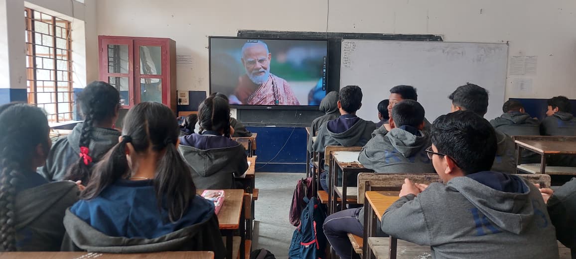 KV_Nagaon's tweet photo. आज आदरणीय प्रधानमंत्री श्री नरेंद्र मोदी जी के सानिध्य में विद्यार्थियों के साथ की गई #परीक्षा_पे_चर्चा (#PPC_2026) कार्यक्रम को विद्यार्थियों को लाइव प्रसारण दिखाया गया जिसमें विद्यार्थियों को आत्मविश्वास व संयम रखने की बात कही गई।
#PPC2026
@EduMinOfIndia
 @GuwahatiKvs 
@KVS_HQ https://t.co/6qFh34T6Li