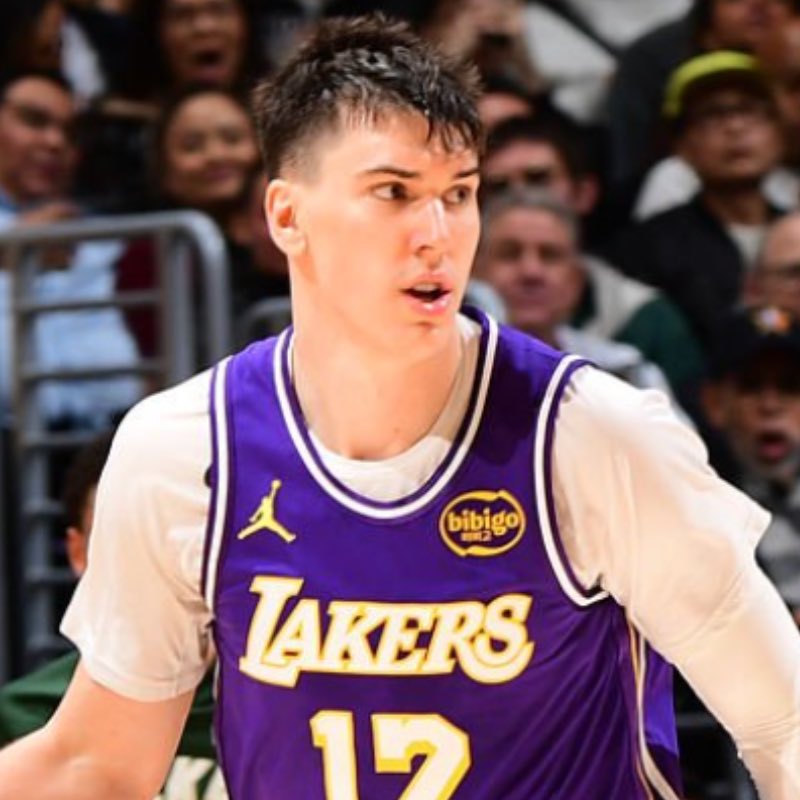 Lakers Lead tweet media