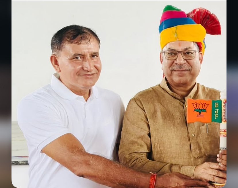 पिताश्री को जन्मदिवस🎂🎉की ढेर सारी बधाई एवं शुभकामनाएं!💐 #HappyBirthday Papaji