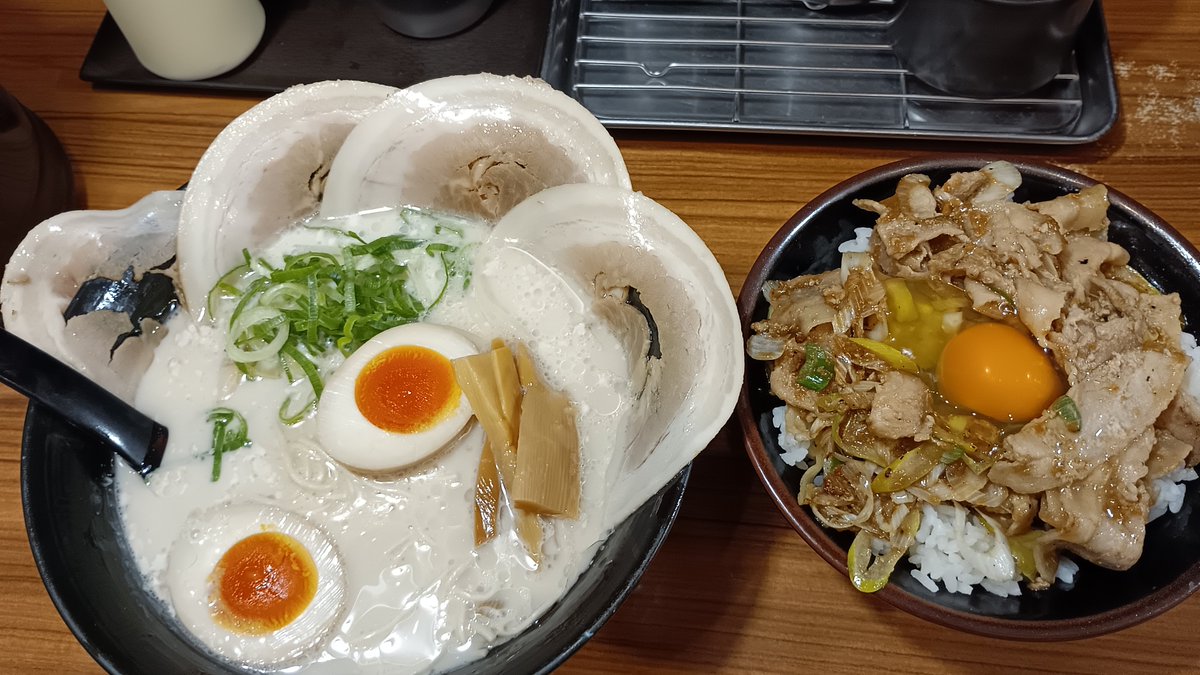 数年前に食べに行った、ラーメン屋に行って見た。