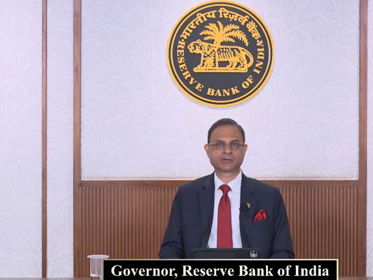 ani_digital's tweet photo. RBI proposes compensation for small-value transaction fraud; raises collateral-free MSME loan limit
Read @ANI Story | https://t.co/p5KlGR4NUd
#RBI #DigitalFraud #MSME #CollateralFree https://t.co/sd52AZyOfh