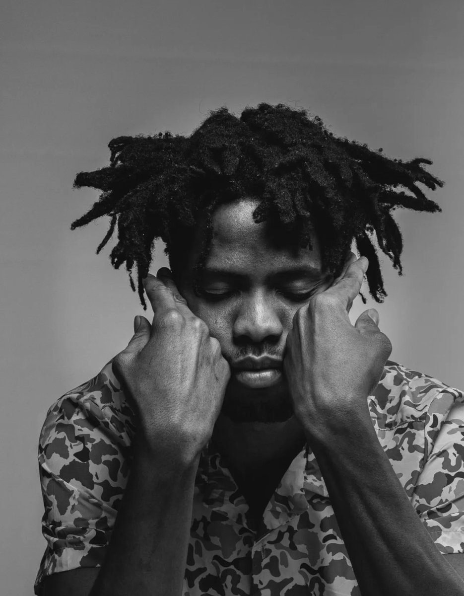 1harrismadeit's tweet photo. The fall off of Kwesi Arthur is very painful. Shatta Wale personally said in a live that he is ready to collaborate with any artist in Ghana to pay off Kwesi Arthur's debt with Glen. No artists in Ghana has come out to support Shatta Wale. This song makes sense now. Hm Ghana! 🤦‍♂️ https://t.co/OOm54Po2Bd