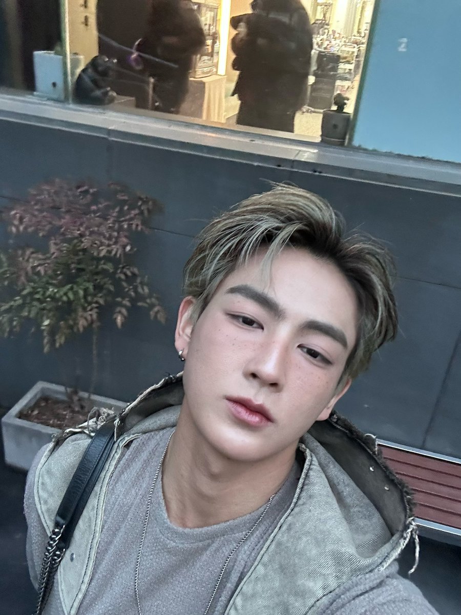 heartchuthiwat's tweet image. มาละ เมื่อคืน ป้อกกก 552525255 ภูมิใจมากๆๆ ทั้งตัวเองและเพื่อนๆ และพี่ๆทุกคนที่ทำให้ได้มาสเตจที่เฟี้ยวจัดขนาดนี้ ดูมาตั้งแต่เด็ก วันนี้ได้มาอยู่เวทีนี้แล้ว ได้ประสบการณ์อะไรเยอะมาก ได้ทำงานกับคนเก่งๆ ได้เจอศิลปินที่เราชอบ ประทับใจหลายๆอย่างมากจริงๆ และที่สำคัญขอบคุณ BEUS…