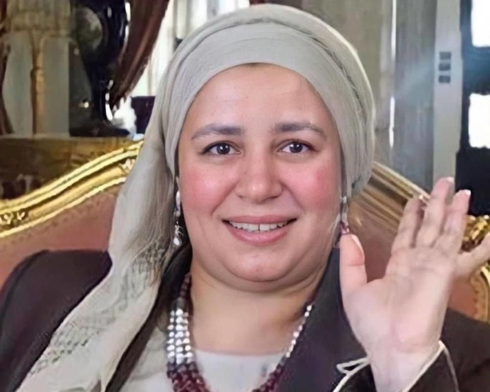 Introbanka's tweet photo. أنباء قوية تتصدر التريند عن عودة "نجمة القلوب" عبلة كامل في رمضان 2026! التقارير تشير لمفاجأة كبرى في إعلان ضخم يجمعها بالنجمة ياسمين عبد العزيز بعد غياب لسنوات. الجمهور في حالة ترقب شديدة لرؤية فنانتهم المفضلة من جديد على الشاشة 🎭✨

#عبلة_كامل #رمضان_2026 #ياسمين_عبد_العزيز #دراما_مصرية #فن