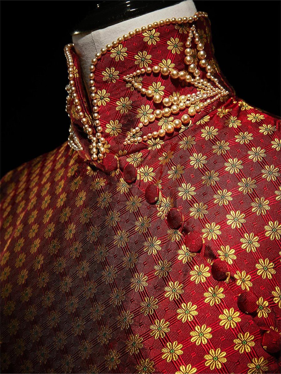 ShanghaiMuseum's tweet photo. Designed by John Galliano, this runway piece from Dior creates a cultural dialogue between east and west based on Qipao, inspiring global fashion with Chinese aesthetics.
#NowOnView at "Glamour and Modernity beyond Shanghai"

Dior Héritage Collection, Paris
Photo © Laziz Hamani https://t.co/Vdn43cgQGJ