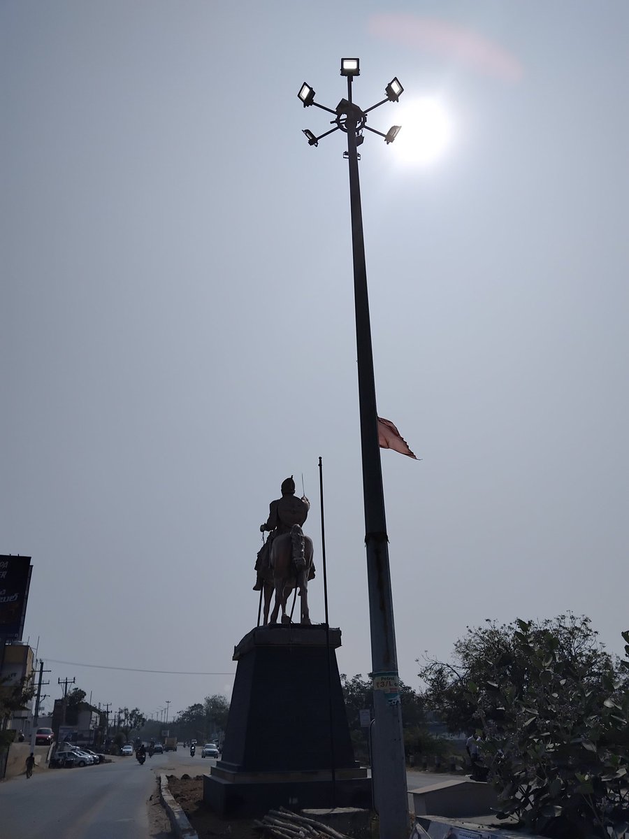 KathaRavi18991's tweet photo. @MC_Nizamabad @TelanganaCMO Street lights at  Borgam(P) to Madhavanagar are not working during the night, but glowing in day due to negligence by MCN NIZAMABAD TELANGANA This wastes electricity and creates safety issues. Please repair unfunction lights https://t.co/cIH6ObU98v