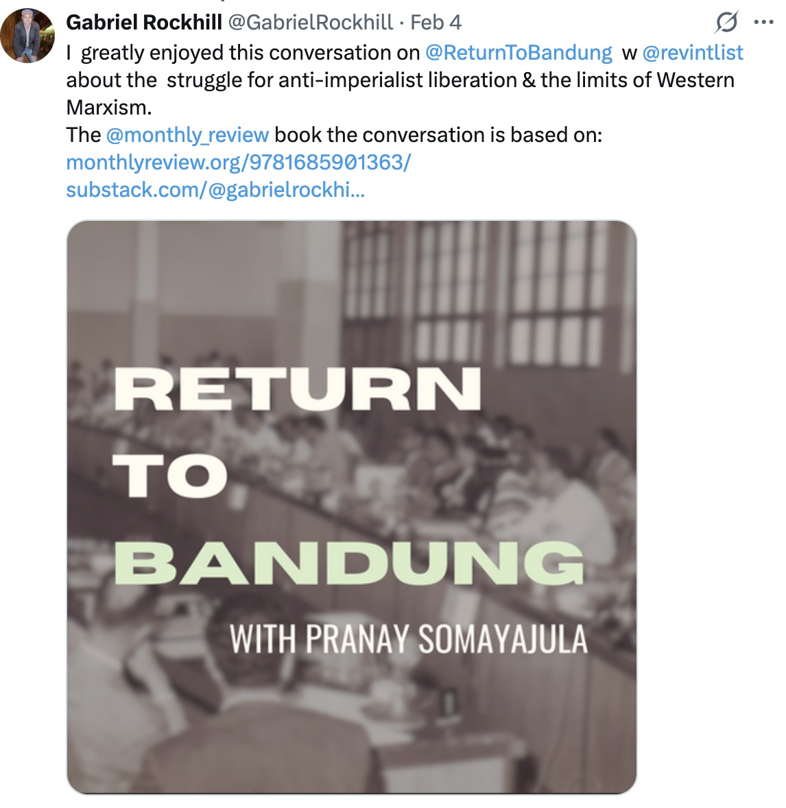 Orang sana pingin "Kembali ke Bandung". Eehh, orang sini malah main setrika. 😀