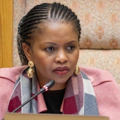 LCabonena's tweet photo. Khuselo Diko who was exposed by whistleblower Babita Deokaran for getting a PPE Tender worth R109 million at Tembisa Hospital under her husband's company, after that Babita was assassinated 

REMEMBER HER NAME🌹🌹🌹. https://t.co/d8qQXBRMvf