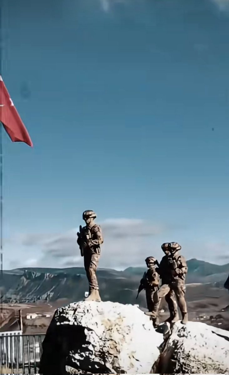 1453Atamm66's tweet photo. NE MUTLU TÜRK'ÜM DİYENE ☝️🐺🇹🇷
Bugün cuma sevdiklerine sevenlerine HAYIRLI CUMALAR diyemeyecek VATAN evlatları Nurlar içinde uyuyun.
Güzel insanlar unutulmayacaksınız.
Mekanınız cennet Rahmetiniz bol olsun Ruhunuz şad olsun inşallah 🇹🇷🇹🇷 https://t.co/kaHuNoyh9S