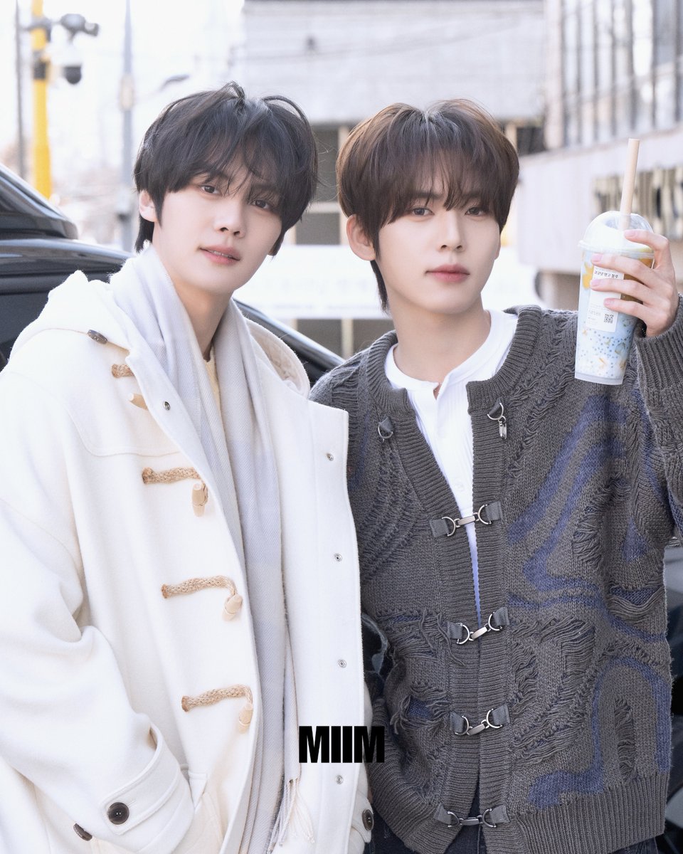 myidolmiim's tweet photo. [EXCLUSIVE] ⭐️MIIMSTREET_제로베이스원 한유진 &amp; 김규빈⭐️
유진이랑 규빈이가 감자탕 먹는 평범한 순간을
제로즈가 평생 앓게 생김 🩵🥹

✔️ 밈 팔로우 하고 제로베이스원 독점 콘텐츠 미리 보기 😁
📎 https://t.co/Z8IdBBJEnQ

#ZEROBASEONE #ZB1 #제로베이스원 #한유진 #김규빈 https://t.co/grUV71BTBB