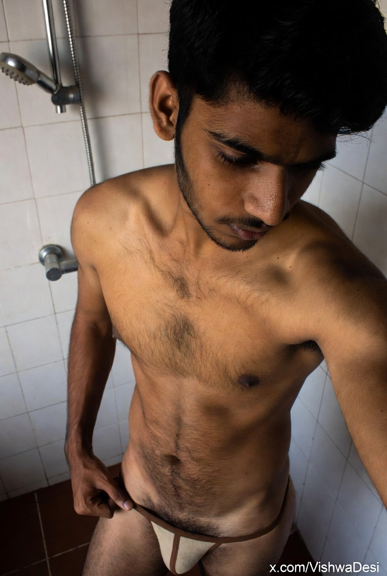 VishwaDesi's tweet photo. Chennai Grindr App Leaks ah? https://t.co/U1zdun2M5l