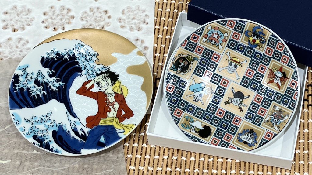 再入荷】 ONE PIECE九谷焼 小皿 大波・ルフィ / 石畳紋・海賊旗 各