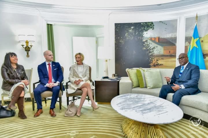 fanclublouisdor's tweet photo. #Washington: À l’issue de sa participation à la 74e édition du National #BreakFastPrayer , le Président de la République, Félix-Antoine Tshisekedi @fatshi13, a rencontré la Pasteure @Paula White - #Cain, cheffe du « Bureau de la foi » de la Maison Blanche.
Ils ont échangé sur la nécessité de construire des partenariats basés sur des valeurs communes et la prospérité économique, notamment à travers des investissements mutuellement bénéfiques et des opportunités de développement qui contribuent à la prospérité de deux pays.