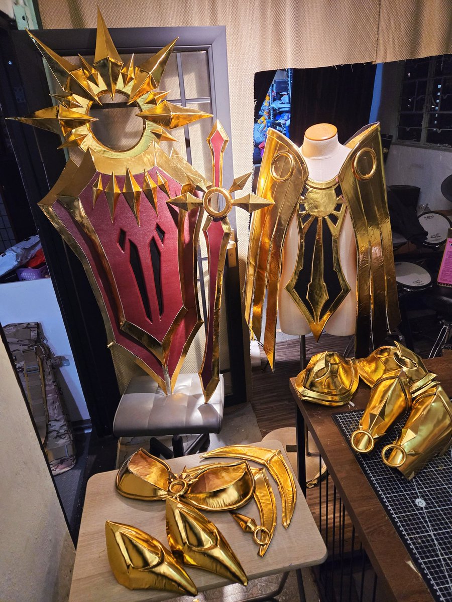 五日間でレオナの衣装を作って、撮影まで終わらせました！少し疲れたけど、とても楽しく作れました。