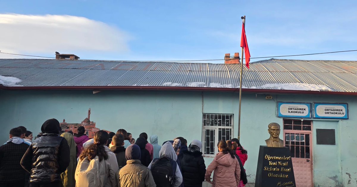 6 Şubat 2023’te yaşadığımız depremde kaybettiğimiz vatandaşlarımız için saygı duruşunda bulunduk. Onları saygı, rahmet ve özlemle anıyoruz.
Bir daha böyle acılar yaşamamak dileğiyle... 
#6Şubat 
<a href="/Yusuf__Tekin/">Yusuf Tekin</a>  <a href="/hasan_kokrek/">Hasan Kökrek</a>  <a href="/agri_mem_arge/">Ağrı MEM Ar-Ge</a> <a href="/agrimem/">AĞRI MEM</a> <a href="/dogubayazitmem/">Doğubayazıt İlçe Milli Eğitim Müdürlüğü</a> <a href="/tc/">Travis Crawford</a>